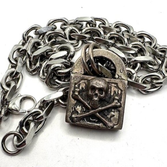 STARLINGEAR .925 Small Skull Logo Padlock Oxidized 2009 RARE 50grams - Picture 7 of 7